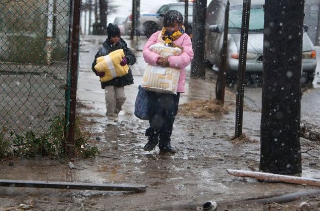 США выделят 50 млрд долларов пострадавшим от урагана "Сэнди"
