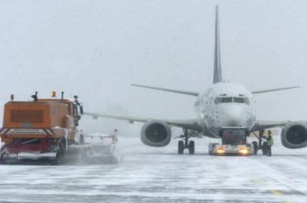 Из-за непогоды в Украине закрылись три аэропорта