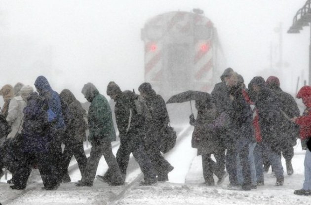 Снежный шторм "Немо" надвигается на северо-восток США, отменены тысячи авиарейсов