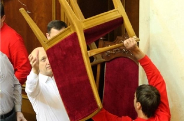 Регионалы анонсировали силовое разблокирование Рады