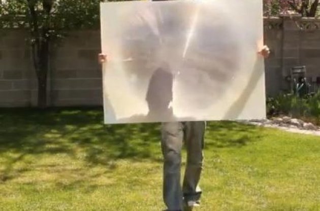 Грант Томпсон с линзой Френеля