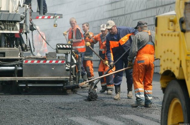 Кабмин выделит более 7 млрд грн на ремонт дорог