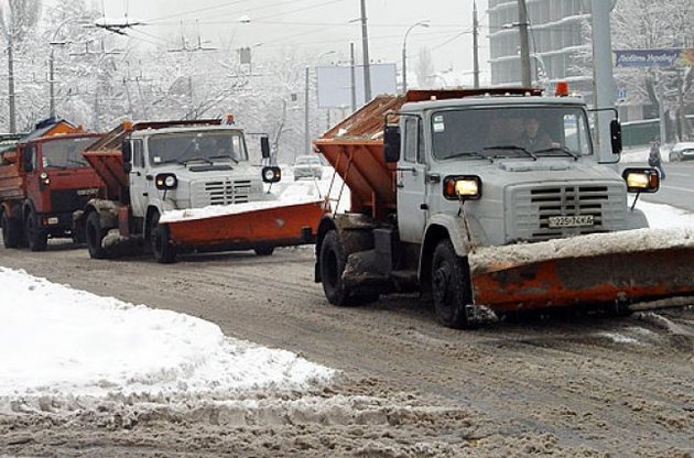 Мартовский снегопад парализовал движение в центре Киева