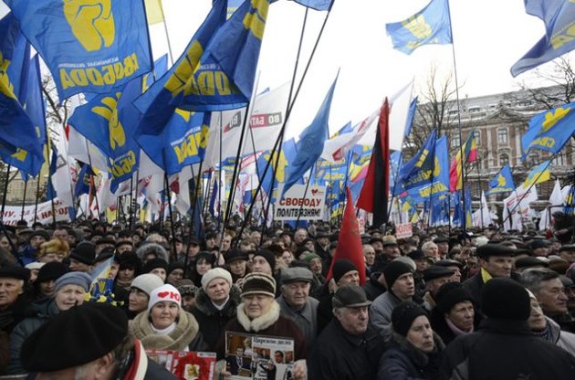 Оппозиция собирает на 2 апреля митинг за скорейшие выборы в Киеве