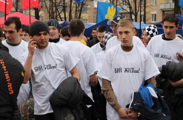 Мэр Черкасс Одарич инициирует альтернативное расследование действий провокаторов в футболках "Бей жидов!"