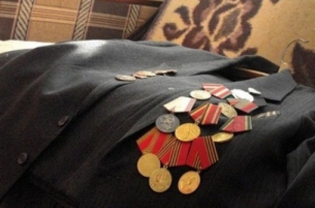 Участники войны, согласно постановлению Кабмина, получат помощь в размере 135 гривен.