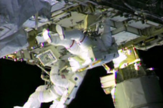 Американские астронавты остановили "аммиачный снегопад" на МКС