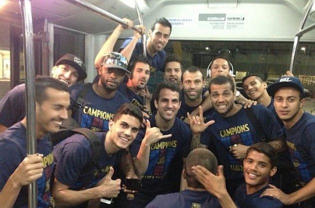 Футболисты &quot;Барселоны&quot; празднуют чемпионство в аэропорту