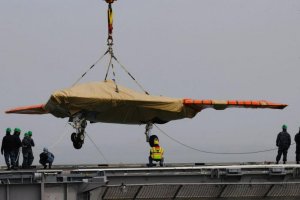 Американский беспилотник-невидимка впервые совершил взлет с авианосца