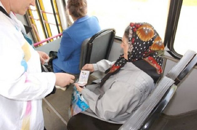 Кабмін має намір скасувати пільговий проїзд у транспорті для інвалідів і пенсіонерів