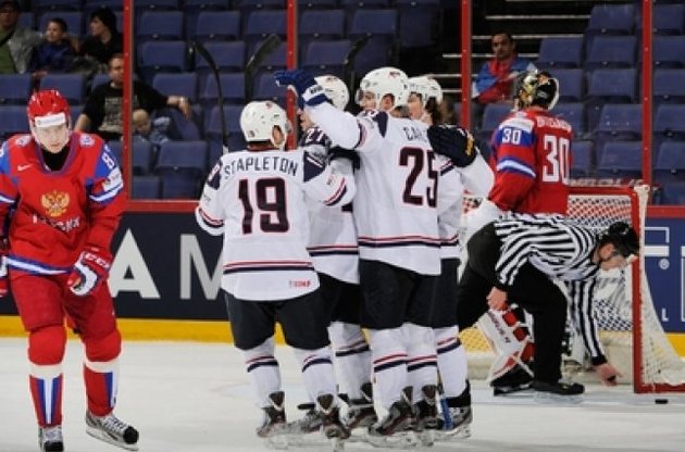 Збірну Росії з трісоком розгромили американці в 1/4 фіналу чемпіонату світу з хокею