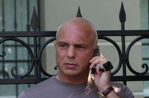 Муж Тимошенко утверждает, что за ним следят и прослушивают телефон