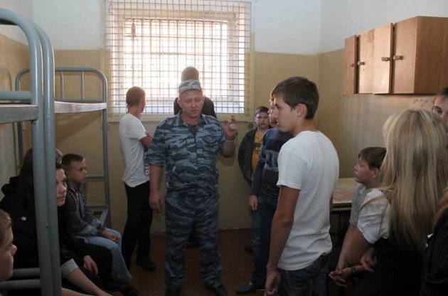 В украинских тюрьмах отбывают наказание более тысячи детей
