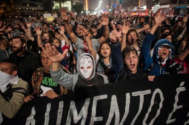 Власти Бразилии отправят войска для подавления крупнейших за 20 лет уличных протестов