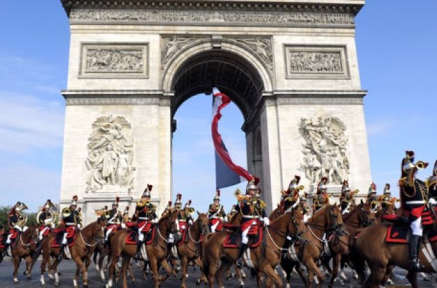 У Парижі пройшов парад на честь Дня взяття Бастилії