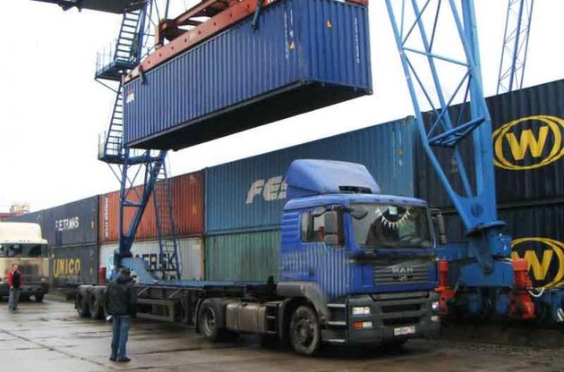 Експорт товарів з України у травні перевищив імпорт майже на 180 мільйонів доларів