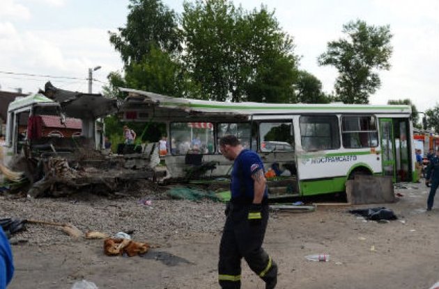 В "новой Москве" грузовик врезался в автобус, погибли 18 человек