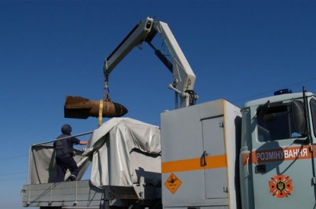 Подрывать найденный снаряд будут пиротехники-водолазы