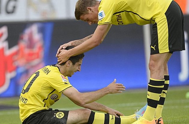 Мхитарян забил гол и травмировался