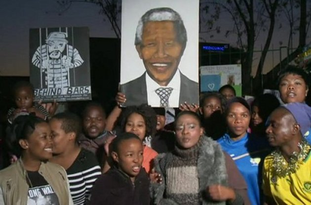 В преддверии своего 95-летия Нельсон Мандела пошел на поправку
