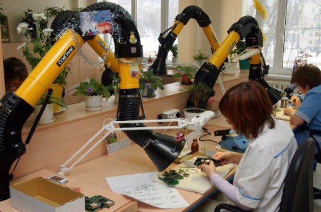 Швейцарские ученые создали чип, имитирующий работу примитивного мозга