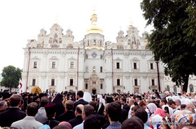 Иностранным паломникам на 1025-летие Крещения Киевской Руси оформят "нулевые" визы
