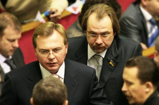 Слева - Сергей Буряк, справа - Александр Буряк