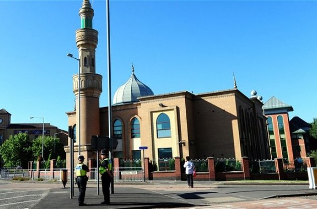 Двое выходцев из Украины задержаны в Британии по подозрению в терактах возле мечетей