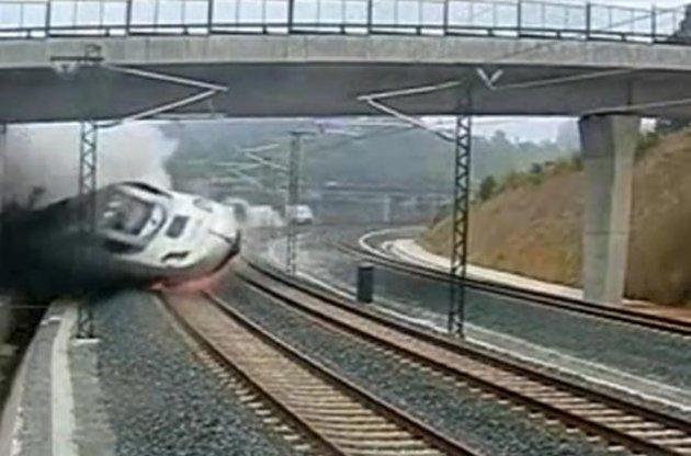 Оприлюднено відео аварії потяга в Іспанії і переговори машиніста