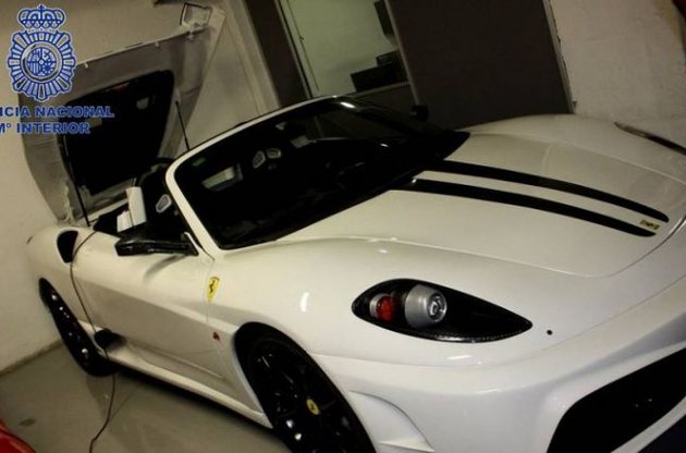 Загалом поліція конфіскувала 19 &quot;липових&quot; суперкарів