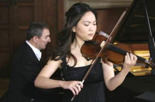 Скрипалька Мін Чін Кім