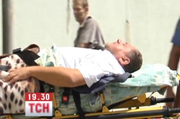 Напередодні Мельника вивезли з суду на каталці