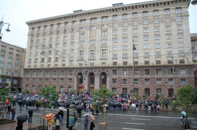Более половины жителей столицы хотят избрать нового мэра и Киевсовет немедленно