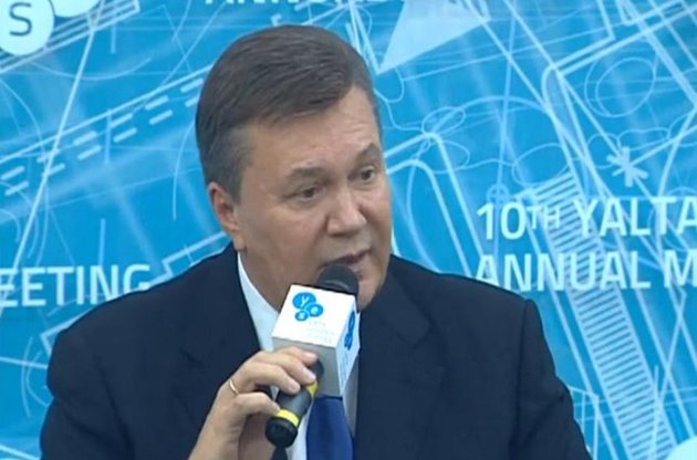 Янукович: Украина находится между двумя монстрами - ЕС и Россией