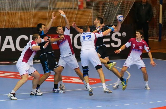 Запорожцы одолели соперника в Харькове