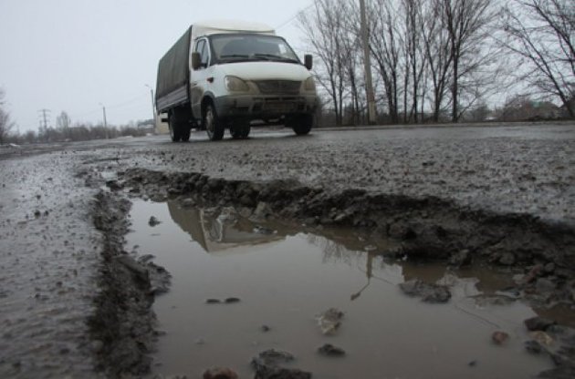 Державтоінспекція назвала невтішною готовність українських доріг до зими