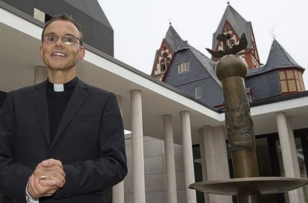 Епископ Франц-Петер Тебарц-ван Эльст погряз в роскоши