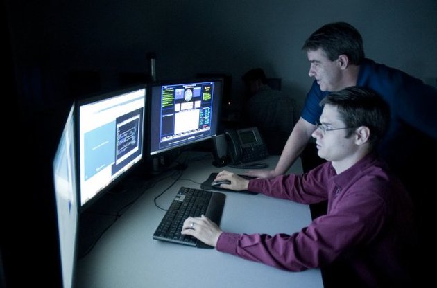 Американцы шпионят за французами, а французы шпионят за американцами