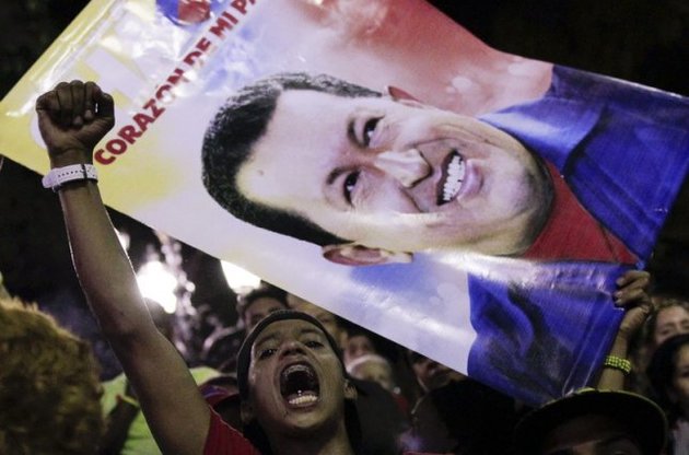 У Венесуелі затвердили день любові і вірності покійному Чавесу