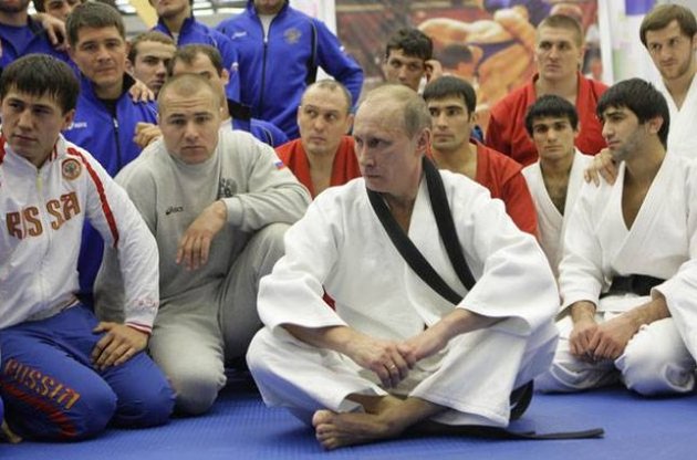 Запад иронизирует над Путиным: получив девятый дан по тхэквондо, он затмил Чака Норриса