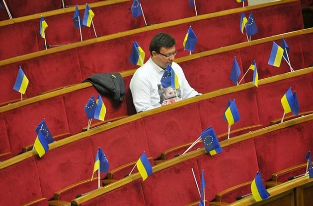 В повестку Рады на пятницу не внесены "евроинтеграционные" законопроекты по Тимошенко и прокуратуре