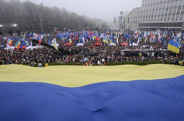 Гриценко: Для мирной смены власти на Евромайдане должны стоять 300 тыс. человек