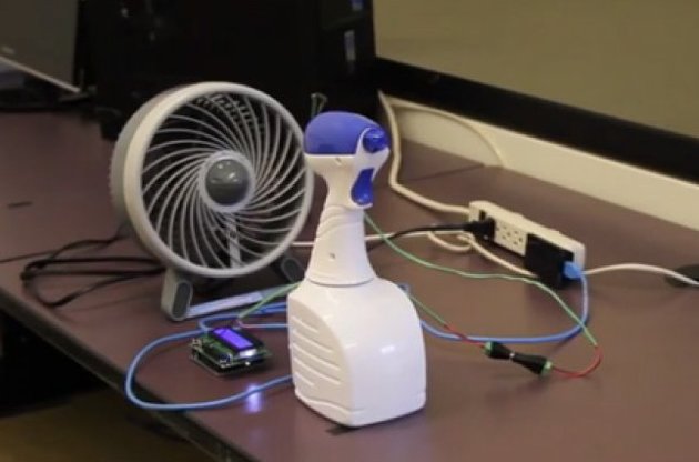 Распылитель с водкой и вентилятор