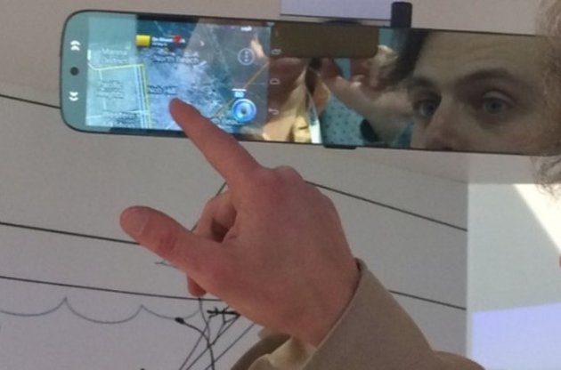 Pioneer представила автомобільне дзеркало заднього виду на основі Android