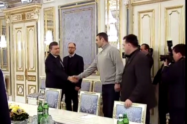 На переговорах оппозиции с Януковичем обсуждали отмену "законов о диктатуре"