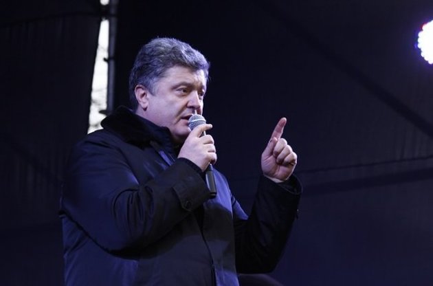 Порошенко пообещал отремонтировать улицу Грушевского после победы оппозиции