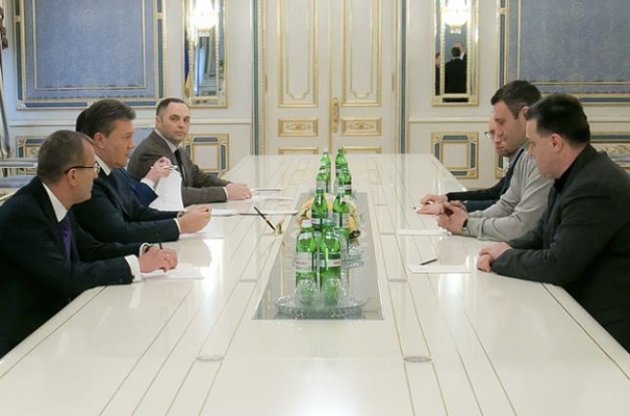 Лидеры оппозиции договорились с Януковичем о перемирии