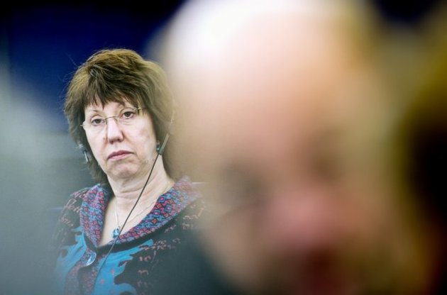 Эштон обеспокоена возможным введением чрезвычайного положения в Украине