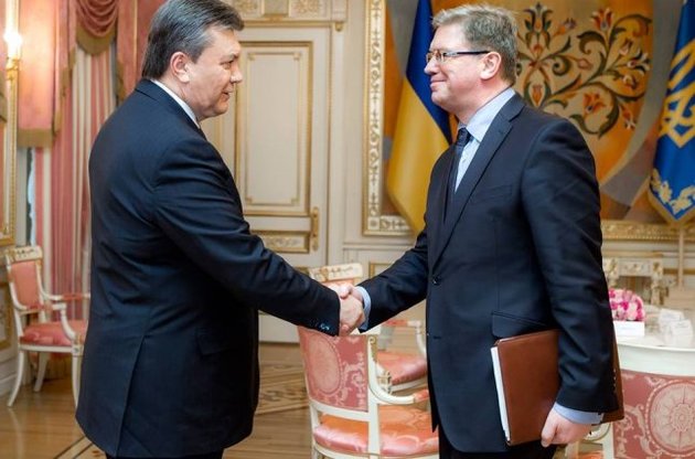 Янукович проводит встречу с Фюле