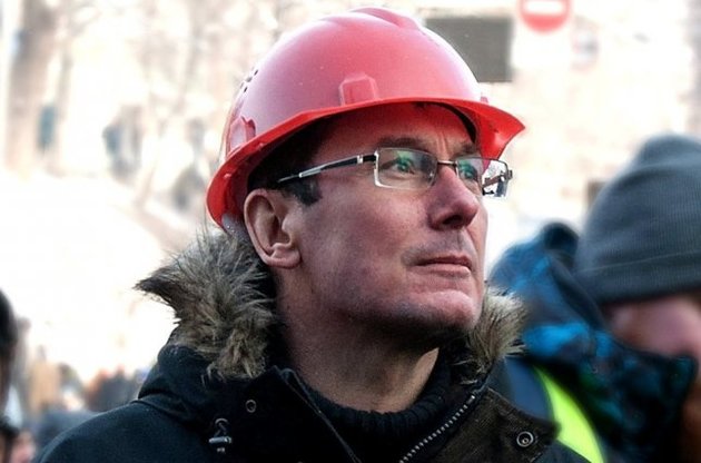 Луценко: Люди на Майдане боролись не для отставки старого "кровосися" Азарова